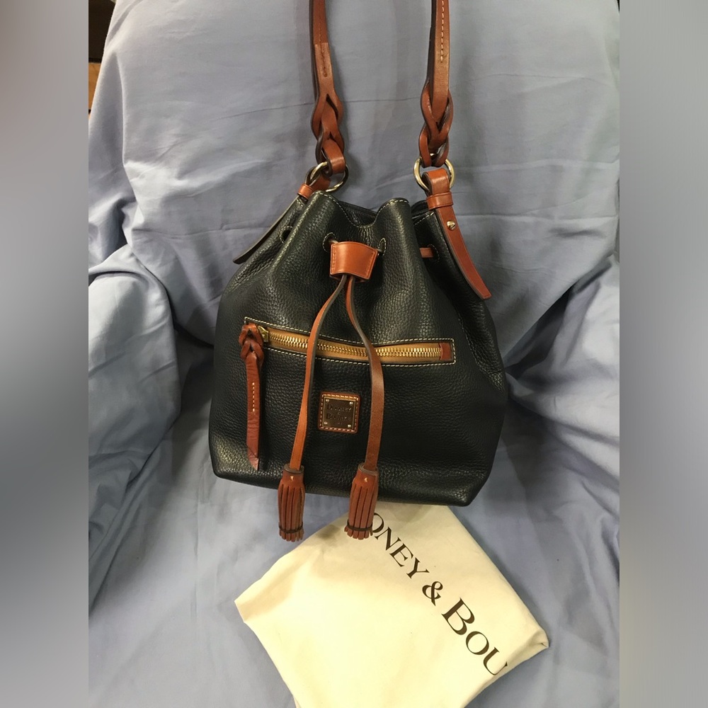 GUC Dooney & Bourke Black Pebble Leather Logan Drawstring bag